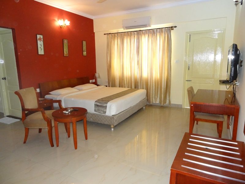 Ivory Inn Bangalore Bagian luar foto