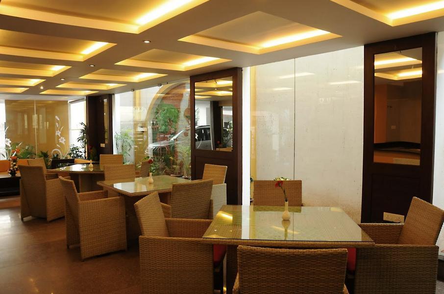 Ivory Inn Bangalore Bagian luar foto